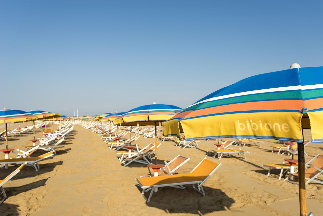 Halley Belmare Apartments Bibione Esterno foto